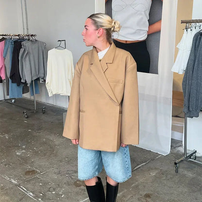 Blazer oversize avec épaules structurées chic