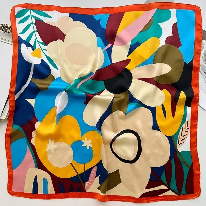 Foulard en soie avec des motifs chic