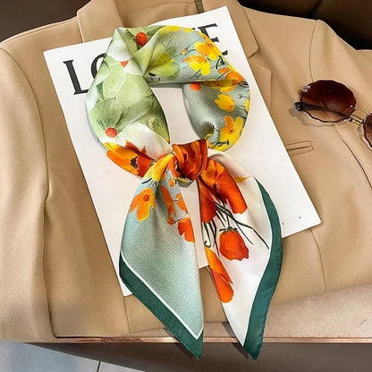 Foulard en soie avec des motifs chic