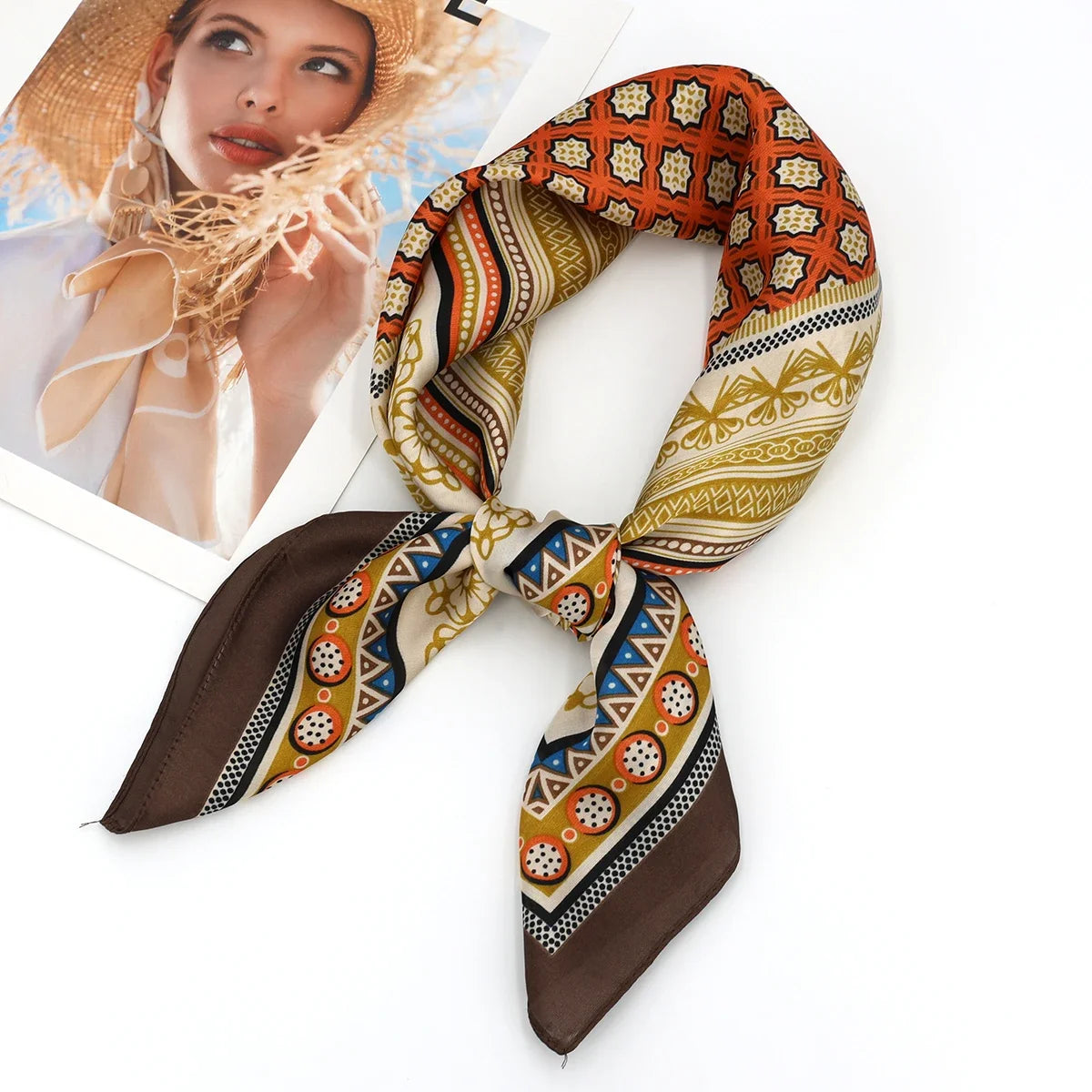 Foulard en soie avec des motifs chic