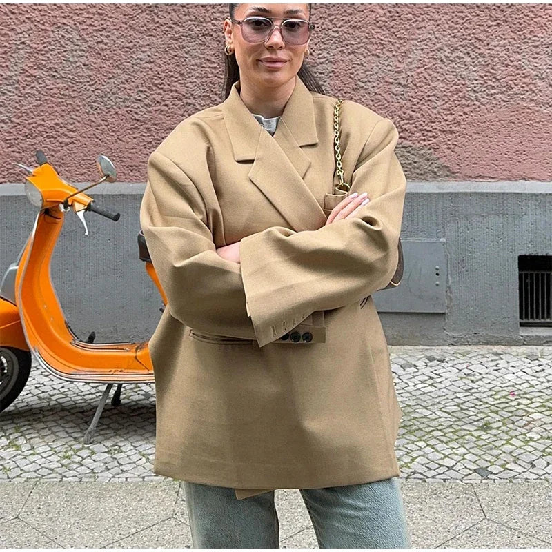 Blazer oversize avec épaules structurées chic